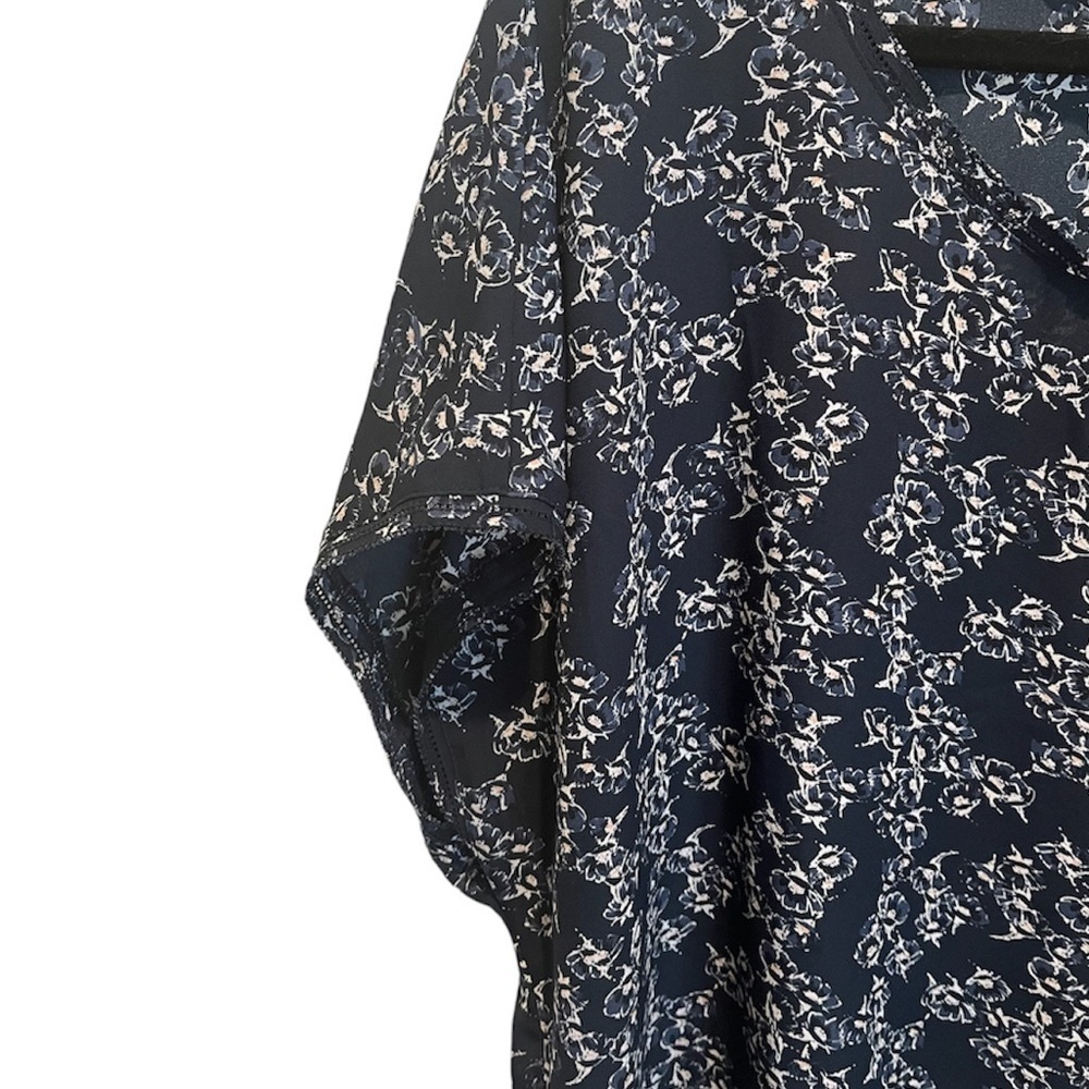 Banana Republic Floral Blouse - Picture 3 of 4